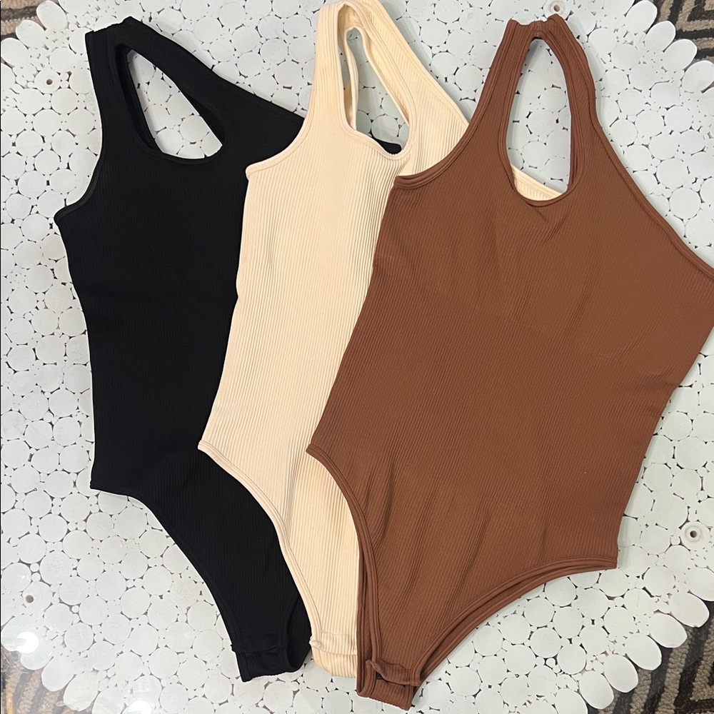 One Shoulder Ribbed Bodysuit Set Womens Medium Neutral Colors